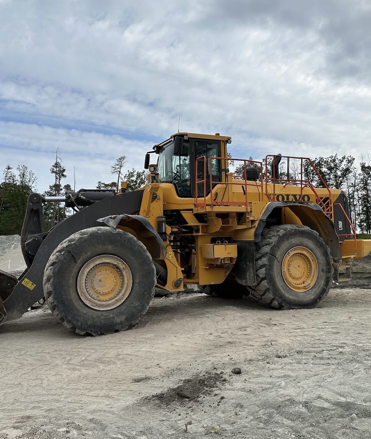 Reparaturen am Volvo L350F